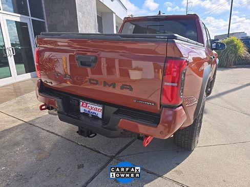 Used 2025 Toyota Tacoma TRD Sport image 16