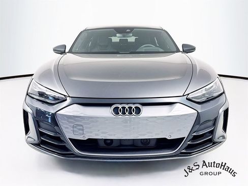 Used 2022 Audi e-tron GT Premium Plus image 2
