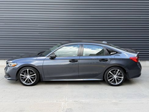 Used 2023 Honda Civic Touring image 9