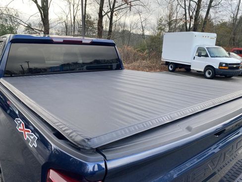 Used 2022 Chevrolet Silverado 1500 LT image 16