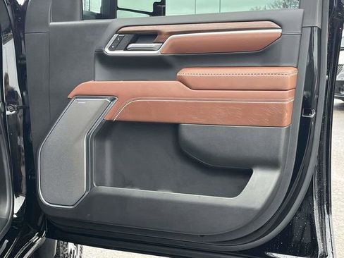 Used 2025 GMC Sierra 2500 Denali Ultimate image 28