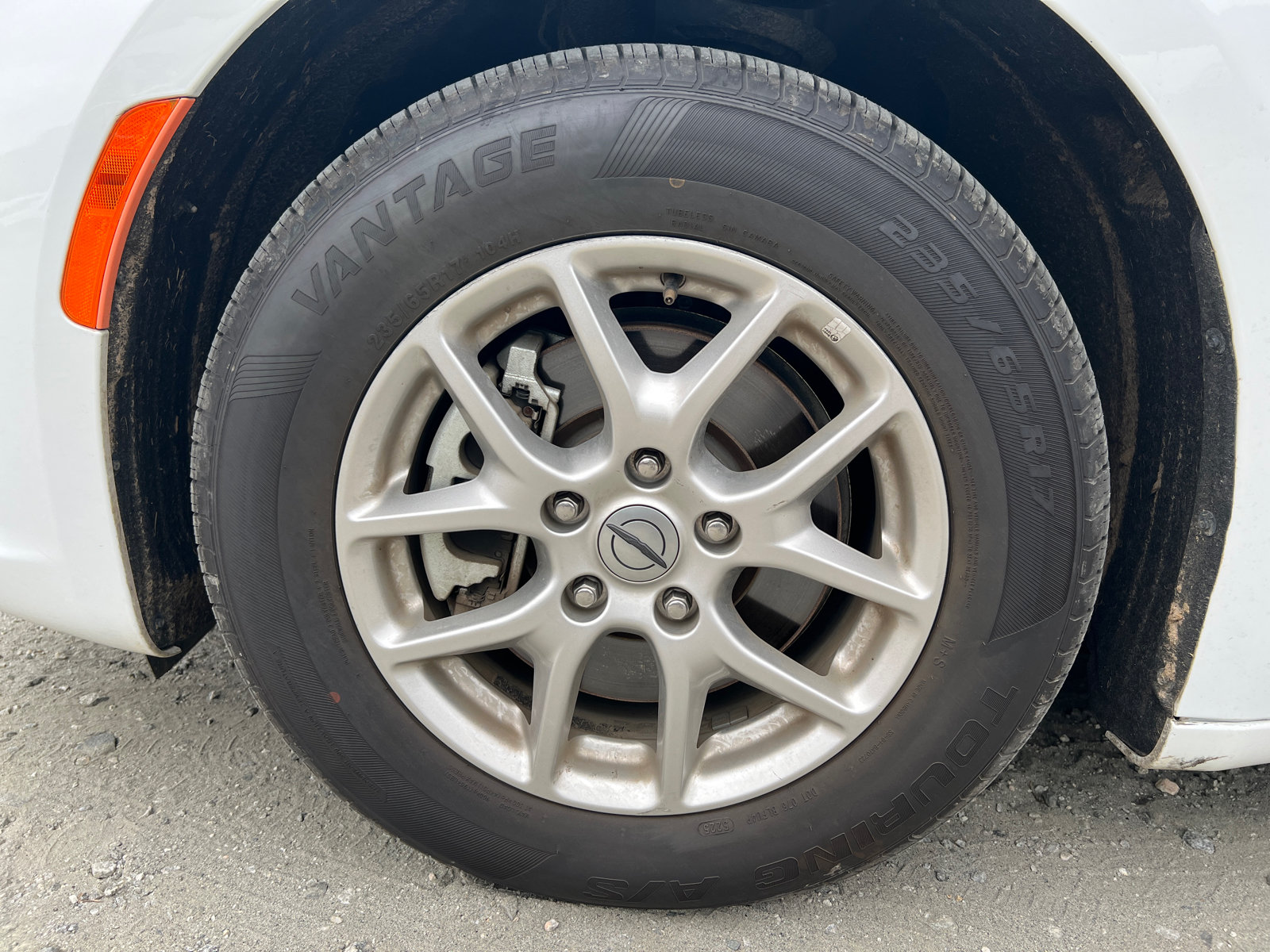 Used 2024 Chrysler Pacifica Touring-L FWD image 14