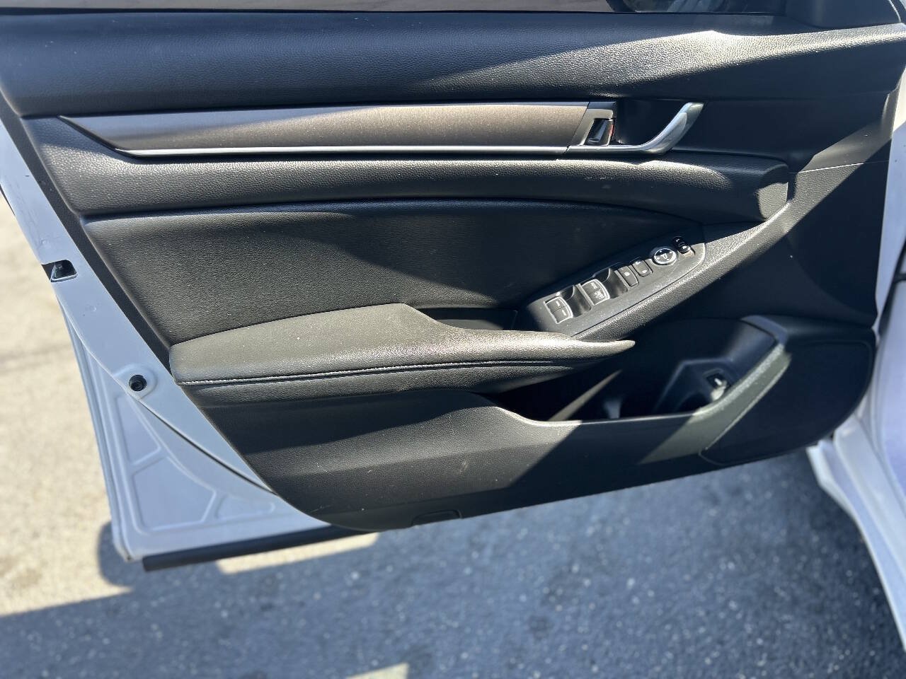 Used 2019 Honda Accord LX image 8