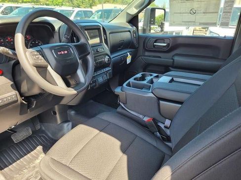 New 2026 GMC Sierra 3500 Pro w/ Convenience Package RWD image 17