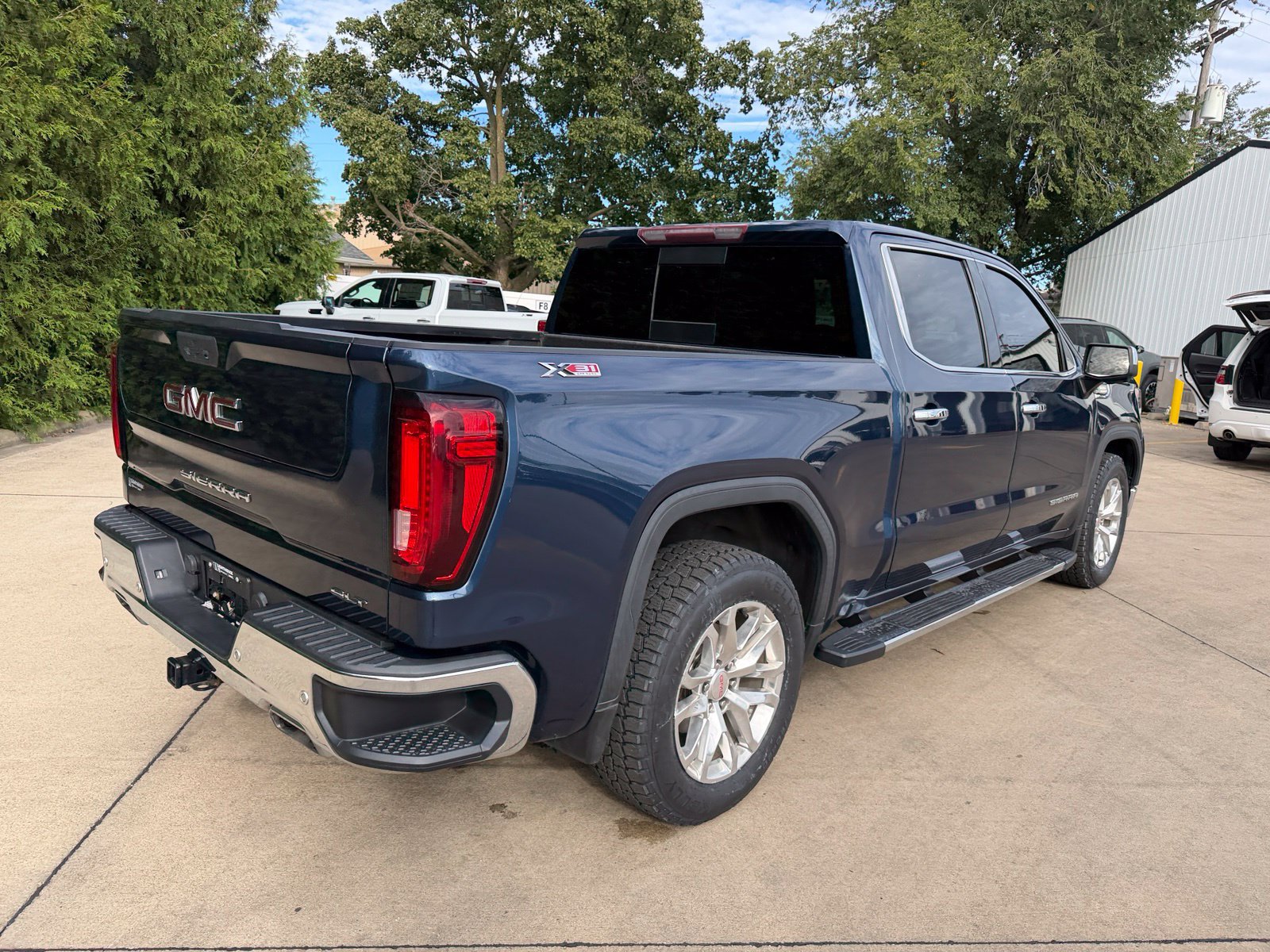 Used 2021 GMC Sierra 1500 SLT w/ SLT Premium Plus Package AWD/4WD image 32