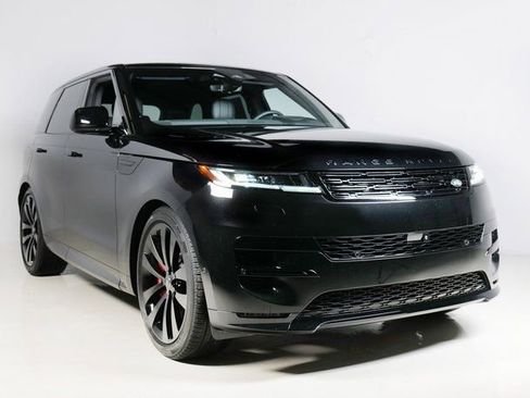 Used 2025 Land Rover Range Rover Sport Dynamic SE image 25