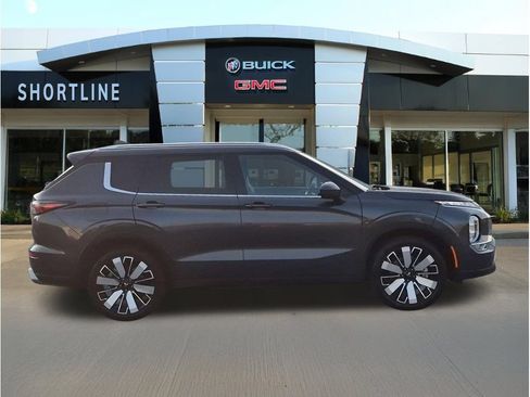 Used 2025 Mitsubishi Outlander SEL AWD/4WD image 2