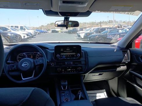 Certified 2024 Nissan Pathfinder S AWD/4WD image 10