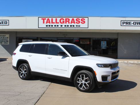 Used 2024 Jeep Grand Cherokee L Limited w/ Luxury Tech Group II image 2