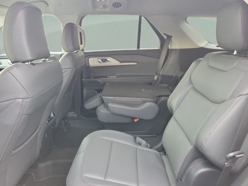 New 2026 Ford Explorer Active w/ Active Comfort Package AWD/4WD image 9