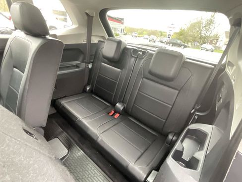 Used 2020 Volkswagen Tiguan SE w/ Panoramic Sunroof Package AWD/4WD image 13