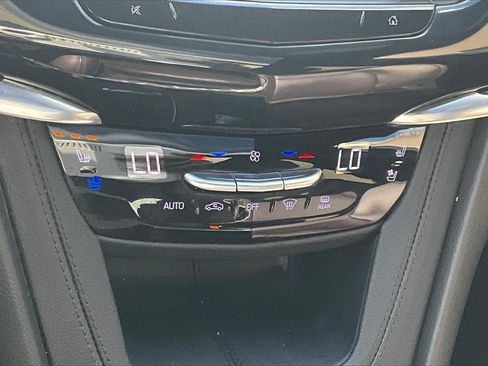 Used 2022 Cadillac XT6 Premium Luxury w/ Technology Package image 15