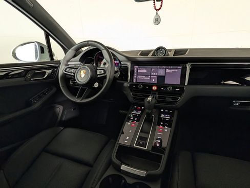 New 2026 Porsche Macan S image 21
