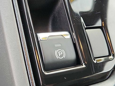 Certified 2025 Subaru Crosstrek 2.5i Sport image 25