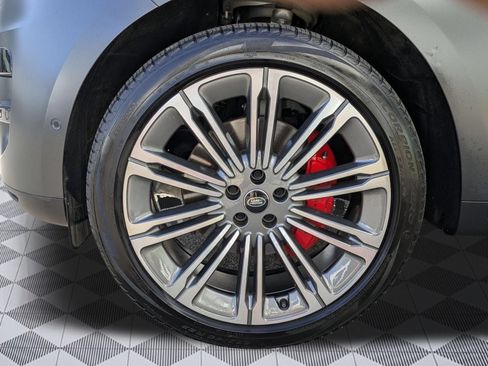 Used 2024 Land Rover Range Rover Sport SE AWD/4WD image 9