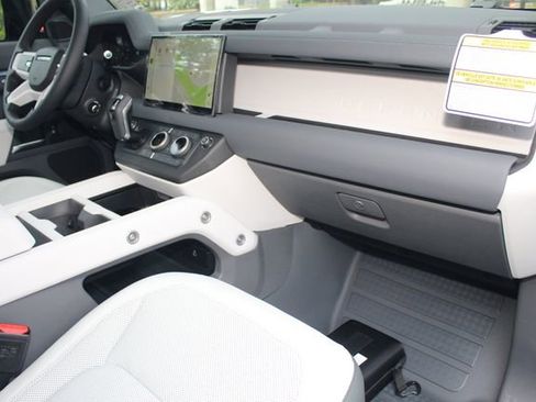 New 2025 Land Rover Defender 110 S image 23