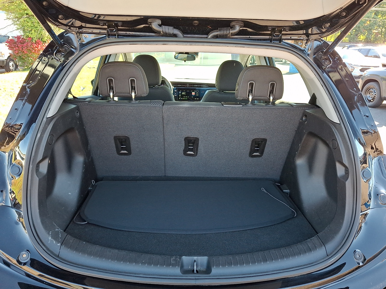 Used 2023 Chevrolet Bolt LT FWD image 27