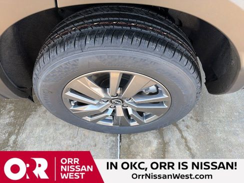 New 2026 Nissan Pathfinder SV image 9