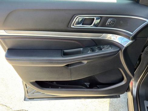 Used 2018 Ford Explorer Sport AWD/4WD image 18