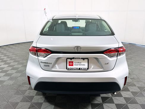 Used 2024 Toyota Corolla LE FWD image 4
