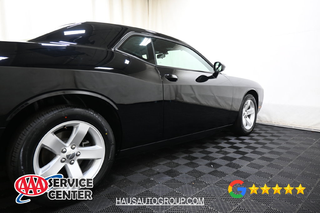 Used 2013 Dodge Challenger SXT RWD image 17