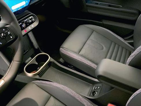 New 2025 MINI Cooper 4-Door Hardtop image 6