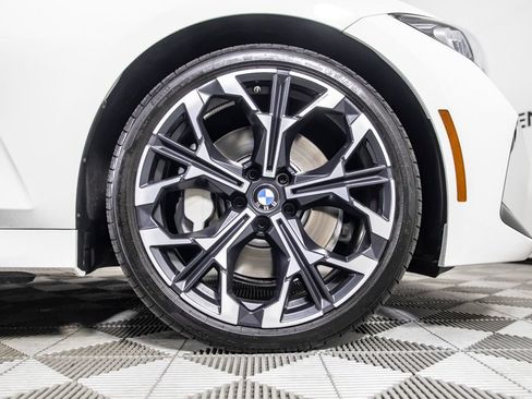 Used 2025 BMW 330i Sedan w/ M Sport Package RWD image 38