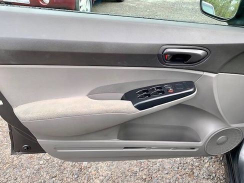 Used 2011 Honda Civic DX-VP image 24