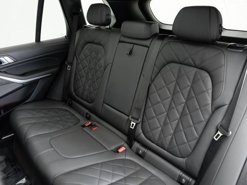 Used 2025 BMW X5 xDrive40i w/ Climate Comfort Package image 23