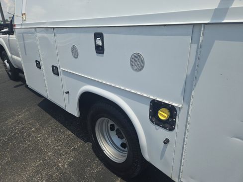 Used 2015 Ford F350 XL image 5