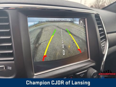 Used 2018 Jeep Grand Cherokee Altitude image 33