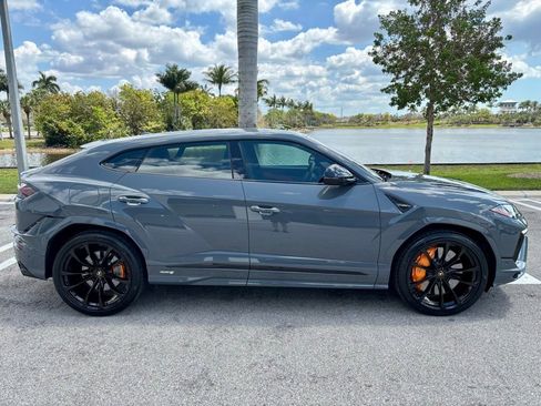 Used 2024 Lamborghini Urus S AWD/4WD image 5