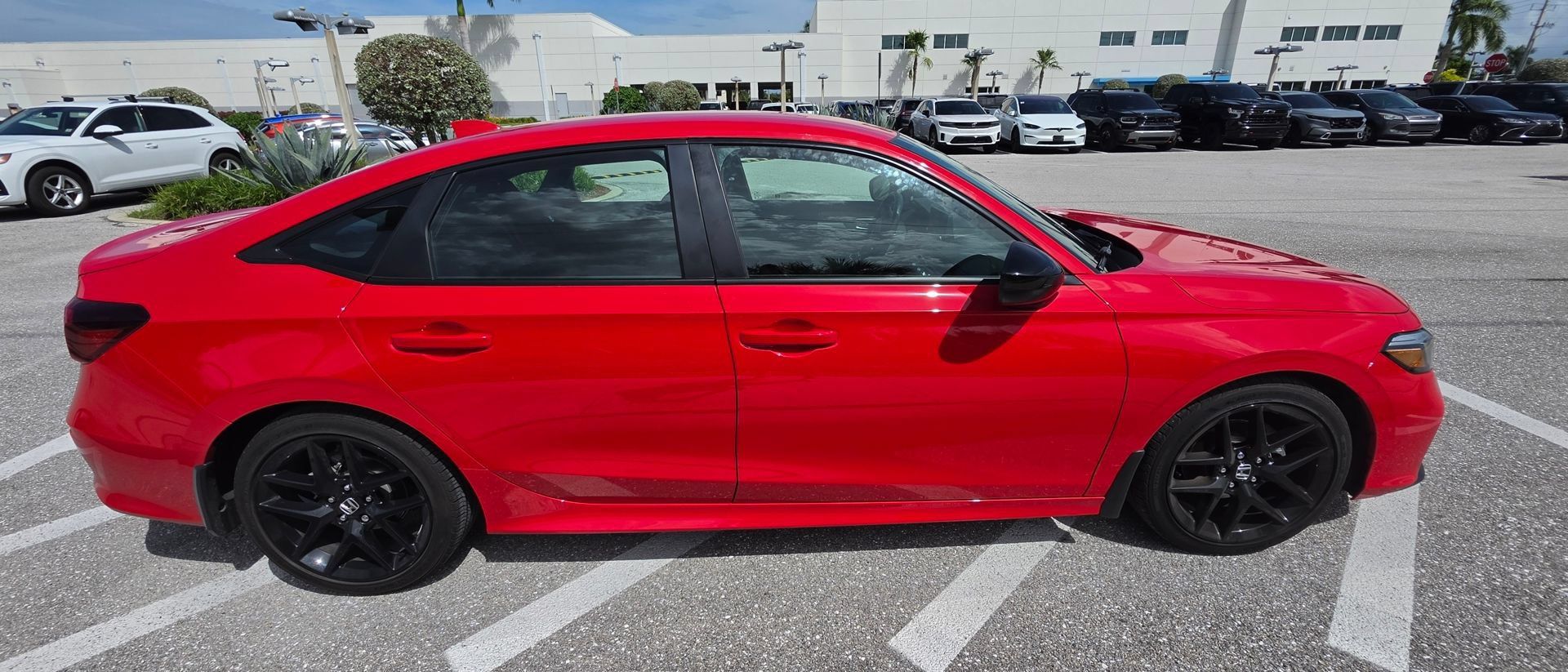 Used 2025 Honda Civic Sport image 4