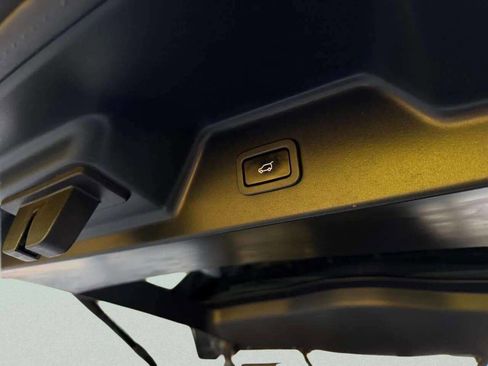 Used 2018 Land Rover Range Rover Long Wheelbase Supercharged image 9