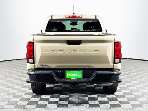 Used 2024 Chevrolet Colorado W/T image 8
