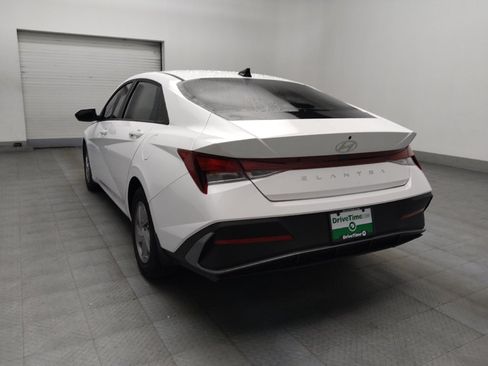 Used 2025 Hyundai Elantra SE FWD image 5