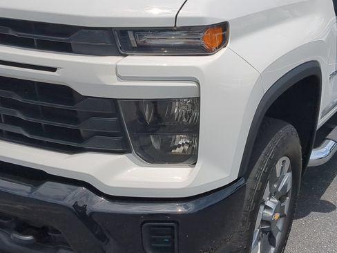 Used 2024 Chevrolet Silverado 2500 Custom w/ Custom Value Package AWD/4WD image 6