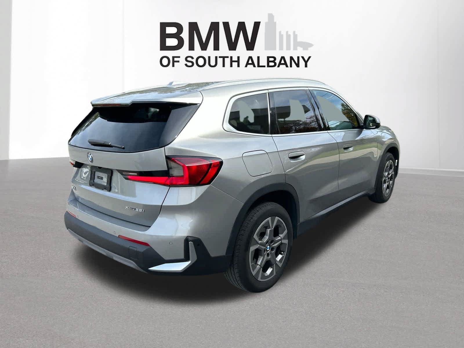 Used 2023 BMW X1 xDrive28i w/ Convenience Package AWD/4WD image 5