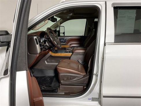 Used 2016 Chevrolet Silverado 3500 High Country image 19