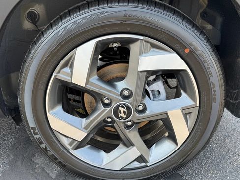Certified 2026 Hyundai Venue SEL FWD image 31