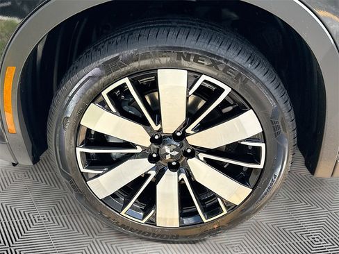 New 2025 Mitsubishi Outlander SE image 34