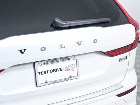 Used 2025 Volvo XC60 B5 Plus w/ Protection Package Premier AWD/4WD image 35