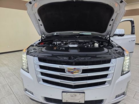Used 2016 Cadillac Escalade 4WD image 45