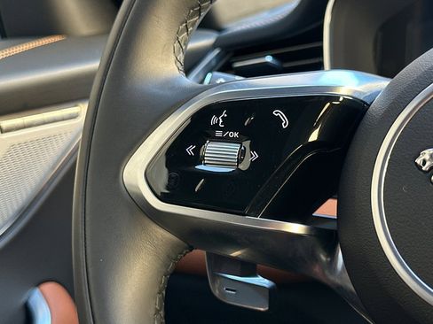 Used 2025 Jaguar F-PACE R-Dynamic S image 27