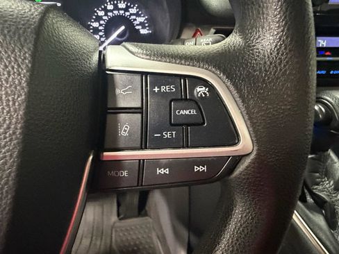 Used 2021 Toyota Sienna LE image 37