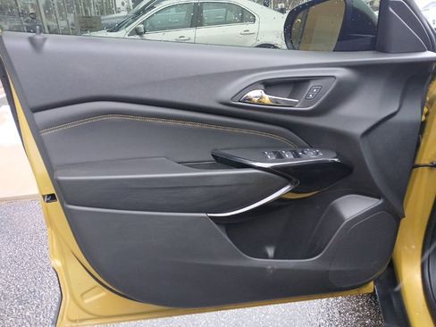 Used 2024 Chevrolet Trax ACTIV w/ Sunroof Package image 10