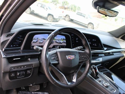 Used 2023 Cadillac Escalade ESV Sport AWD/4WD image 10