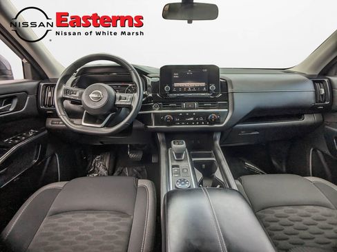 Used 2022 Nissan Pathfinder SV image 29