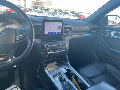 Used 2020 Ford Explorer XLT w/ Equipment Group 202A image 27