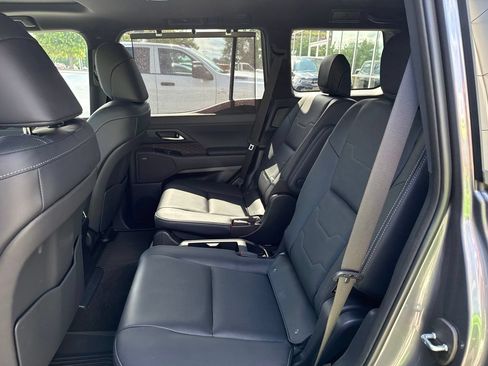 Used 2026 Lexus GX 550 w/ Accessory Package (2T) AWD/4WD image 19